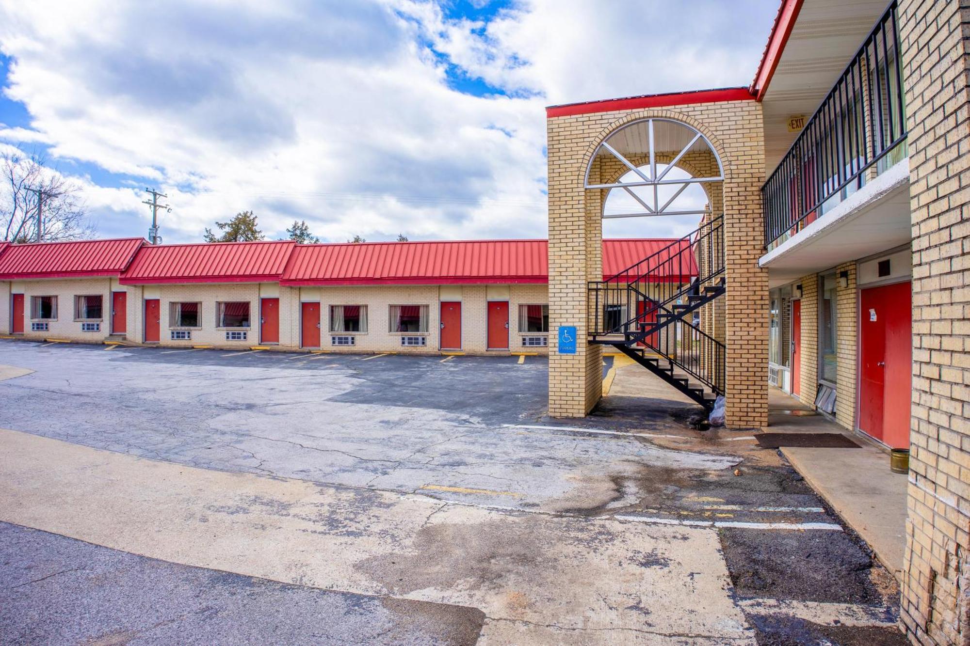 Ozark Junction Mountain View By Oyo Motell Exteriör bild