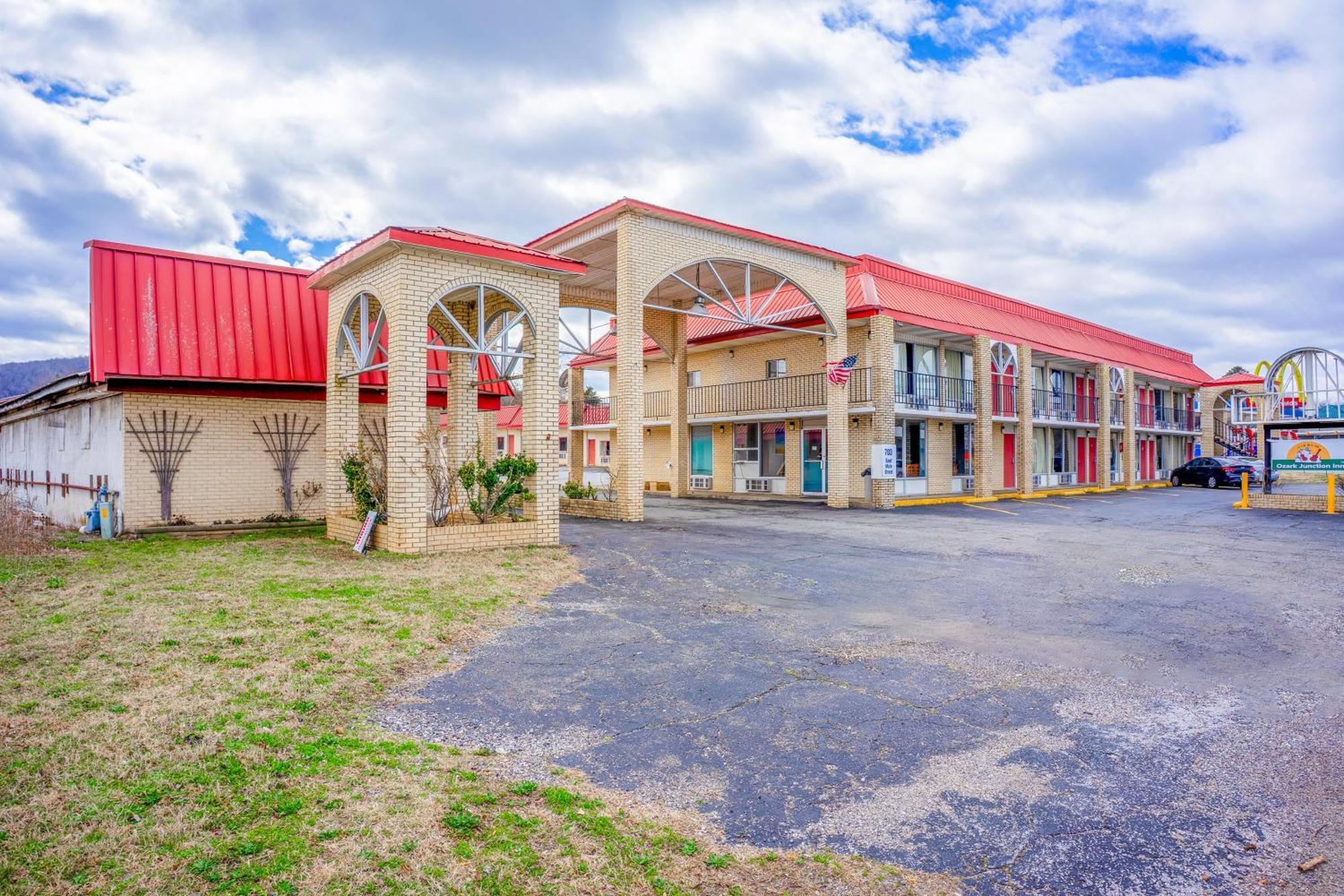 Ozark Junction Mountain View By Oyo Motell Exteriör bild